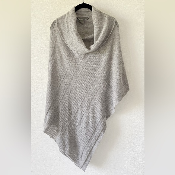 27 Miles Malibu Travel Cowl Neck Poncho Minimalist Light Gray 100% Cashmere - Picture 2 of 13